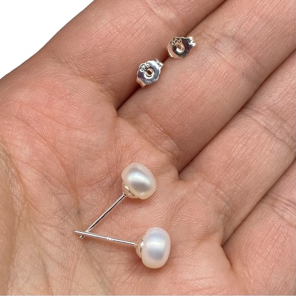 Freshwater Pearl Stud Earrings 925 Sterling Silver Post Stud Genuine Pearls - Picture 11 of 11